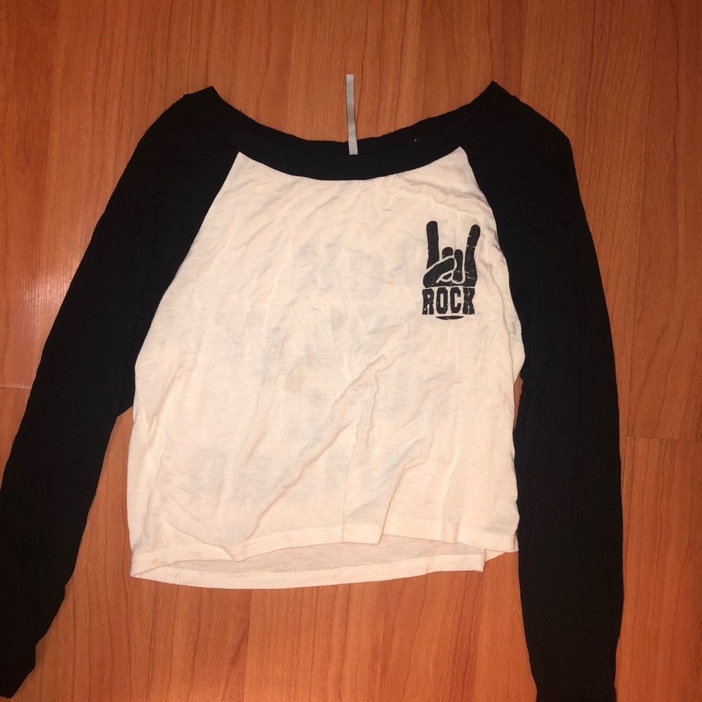 Long sleeve crop top